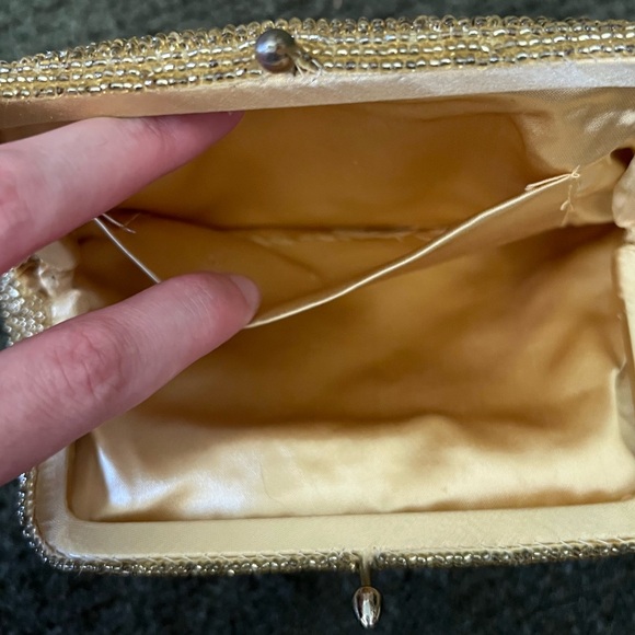 Gold Beaded Clutch, Vintage 1950’s Evening Bag with Kisslock Clasp - Picture 6 of 7